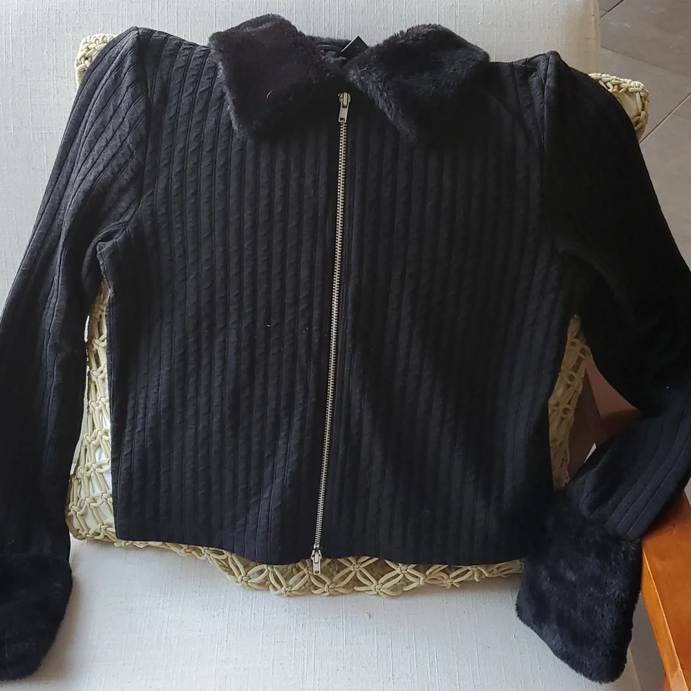 Sweater medium - Picture 1 of 1